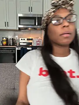 Snapshot of CandyLuxxxx chatting on October 2025 03:46:02 PM CandyLuxxxx online show from October 2025 03:46:02 PM