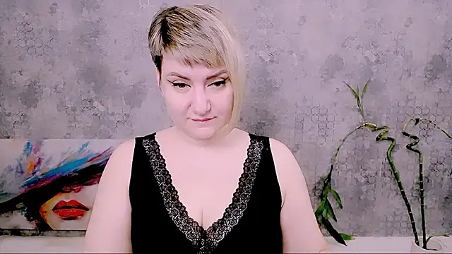 Djullia online show from April 2026 05:11:01 AM