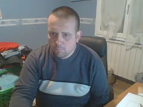 manubm03 online show from February 2026 10:25:01 AM