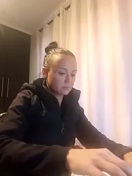 MrsBunnyBum online show from April 2026 06:41:02 AM