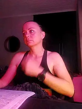 MrsBunnyBum online show from May 2026 06:33:01 AM