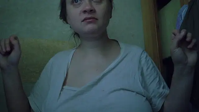 Snapshot of FrumCake chatting on June 2026 01:00:02 PM FrumCake online show from June 2026 01:00:02 PM