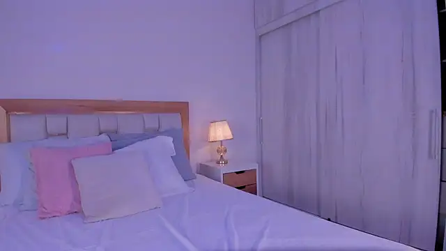 mia hank online show from March 2026 11:38:01 AM