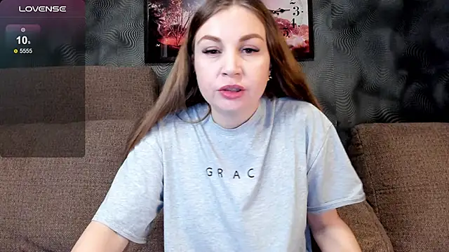 CassieMils online show from January 2026 01:38:01 PM