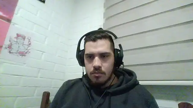 Snapshot of hung_weeb chatting on November 2025 12:56:01 AM hung weeb online show from November 2025 12:56:01 AM