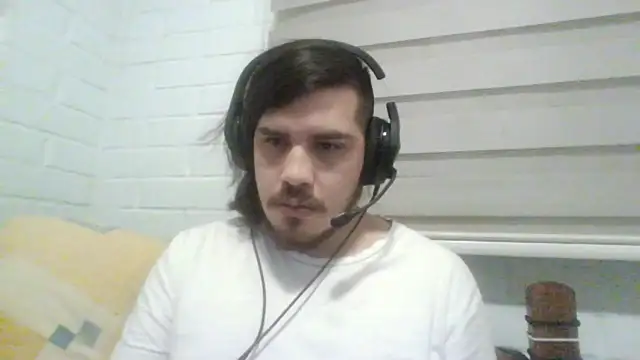 Snapshot of hung_weeb chatting on November 2025 02:02:02 AM hung weeb online show from November 2025 02:02:02 AM