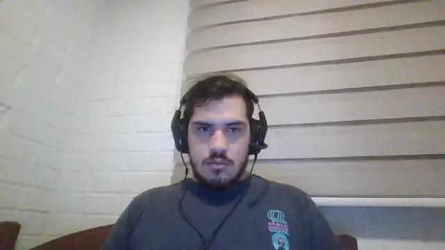 Snapshot of hung_weeb chatting on January 2026 01:42:02 AM hung weeb online show from January 2026 01:42:02 AM