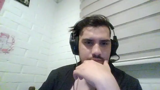 Snapshot of hung_weeb chatting on January 2026 03:21:01 AM hung weeb online show from January 2026 03:21:01 AM