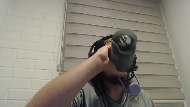 Snapshot of hung_weeb chatting on February 2026 02:41:02 AM hung weeb online show from February 2026 02:41:02 AM