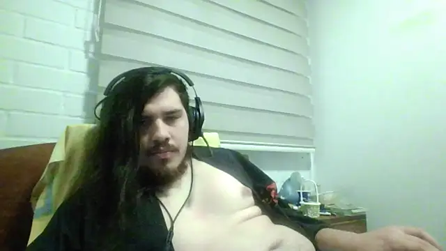 Snapshot of hung_weeb chatting on April 2026 02:21:01 AM hung weeb online show from April 2026 02:21:01 AM