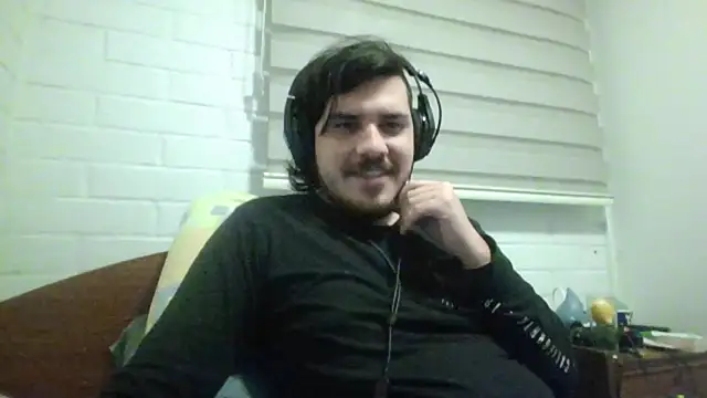 Snapshot of hung_weeb chatting on May 2026 05:13:02 AM hung weeb online show from May 2026 05:13:02 AM