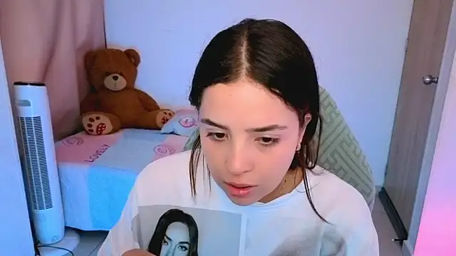  alicia z online show from April 2026 06:31:02 PM