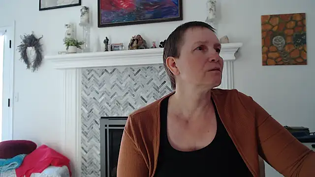 AuroraWillows online show from April 2026 07:58:01 PM