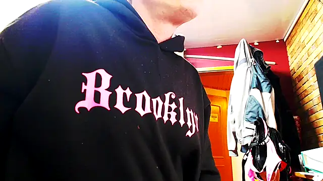 Fem-Boy40 online show from April 2026 10:29:01 PM