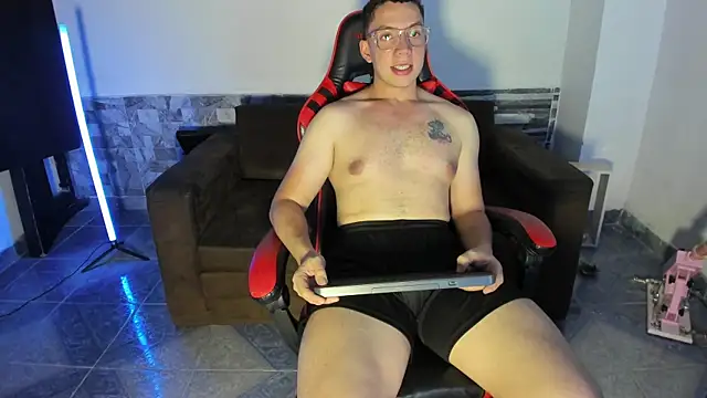 Snapshot of davinalhot chatting on April 2026 05:40:02 AM davinalhot online show from April 2026 05:40:02 AM