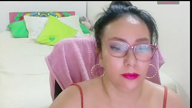 Snapshot of hottplay chatting on June 2026 04:20:01 PM hottplay online show from June 2026 04:20:01 PM