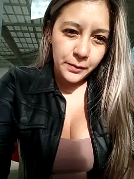 alana 69 online show from April 2026 09:49:02 PM