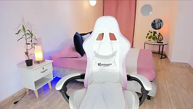 carleee winter online show from March 2026 10:38:01 PM