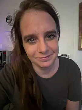 LadyChantale online show from April 2026 06:25:02 AM