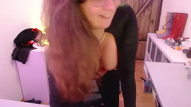 Snapshot of GeilesLuder75 chatting on December 2025 05:17:01 PM GeilesLuder75 online show from December 2025 05:17:01 PM