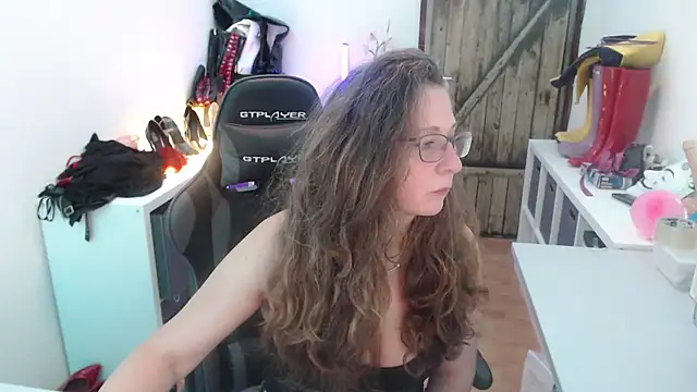 Snapshot of GeilesLuder75 chatting on April 2026 03:28:01 PM GeilesLuder75 online show from April 2026 03:28:01 PM