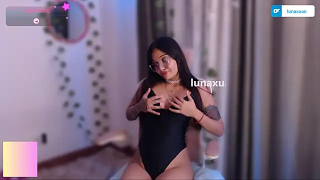 LunaXuan online show from March 2025 10:48:02 PM