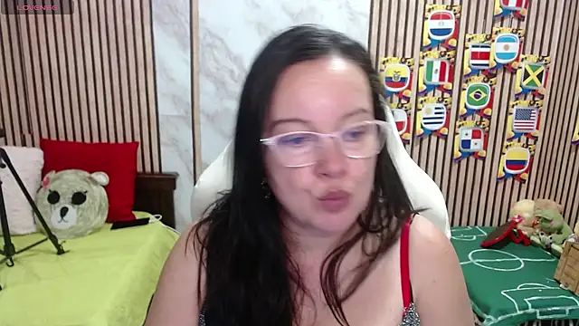 Sonialorens  online show from July 2026 09:20:01 PM