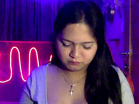 Snapshot of EmpressYna chatting on October 2025 09:31:02 PM EmpressYna online show from October 2025 09:31:02 PM