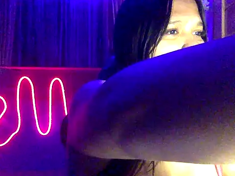 Snapshot of EmpressYna chatting on November 2025 01:33:02 PM EmpressYna online show from November 2025 01:33:02 PM