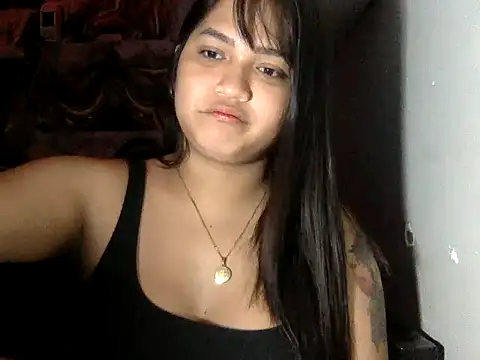 Snapshot of EmpressYna chatting on April 2026 01:00:01 AM EmpressYna online show from April 2026 01:00:01 AM