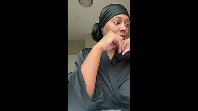 HoneyDripHer online show from November 2025 06:23:02 PM