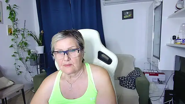 Selenna57 online show from April 2026 05:14:02 PM