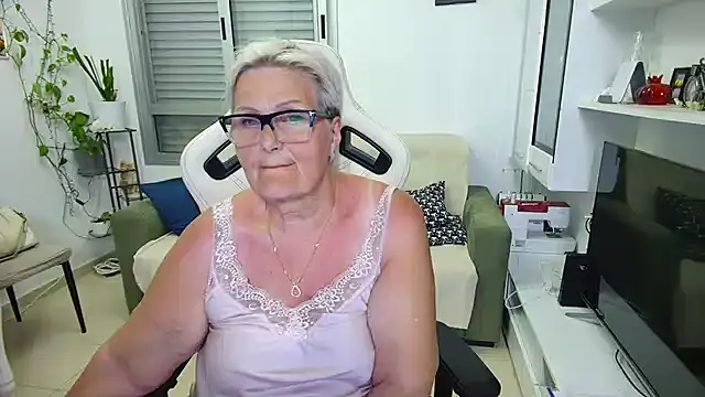 Selenna57 online show from May 2026 05:20:02 PM