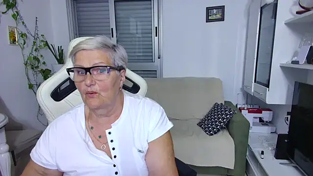 Selenna57 online show from May 2026 05:52:01 PM