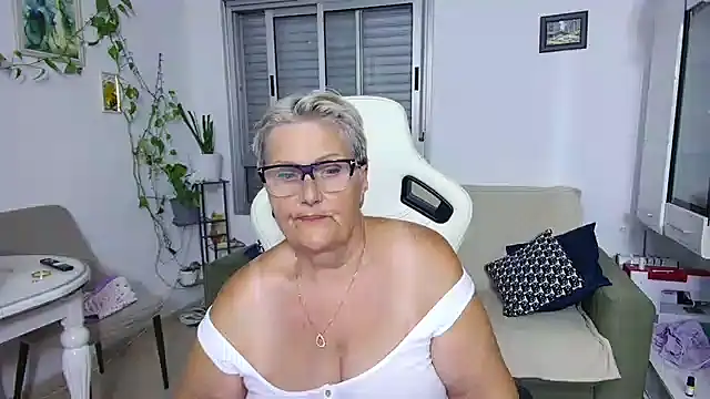 Selenna57 online show from May 2026 05:17:02 PM