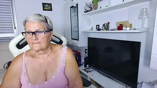 Selenna57 online show from July 2026 05:26:02 PM