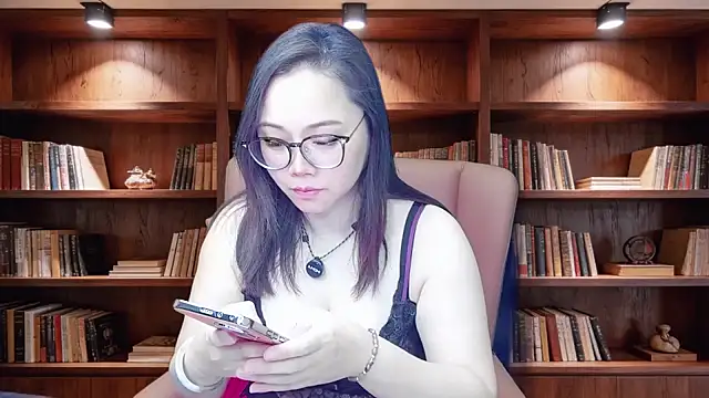 Giuliam online show from April 2026 04:50:02 AM