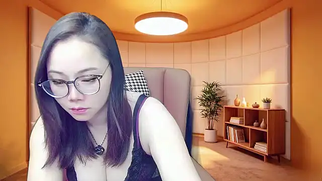 Giuliam online show from April 2026 12:49:02 AM