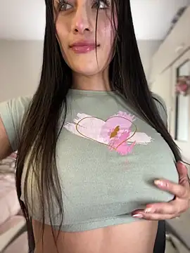 Emmily 19 online show from February 2026 11:00:01 PM