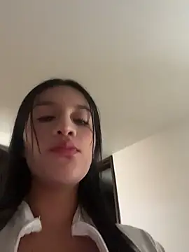 Emmily 19 online show from May 2026 08:59:01 PM