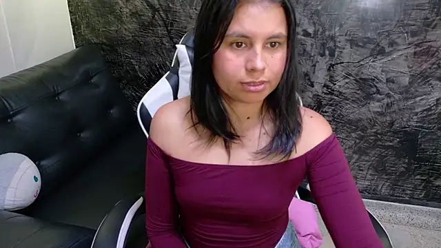 Snapshot of olivia_love_ chatting on June 2026 09:19:02 PM olivia love online show from June 2026 09:19:02 PM