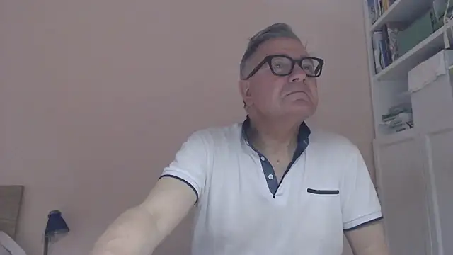 Snapshot of YOU6me chatting on June 2026 08:52:01 AM YOU6me online show from June 2026 08:52:01 AM