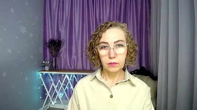 queen a n i online show from June 2026 10:21:02 AM