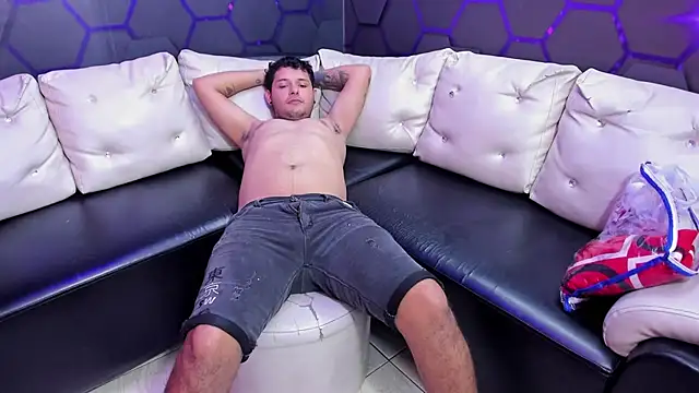 Blow2job-Lat online show from February 2026 03:11:01 AM