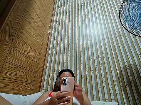 LalaiAsian online show from April 2026 07:07:02 PM