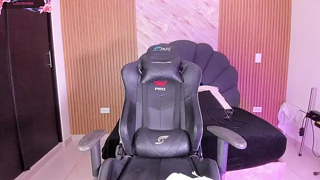 karol green  online show from February 2026 03:11:02 AM