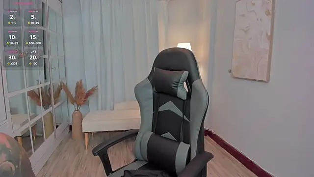 LeahJones  online show from September 2025 04:58:02 AM