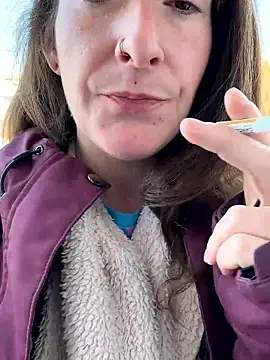 Mini And The Bear online show from February 2026 04:26:01 PM