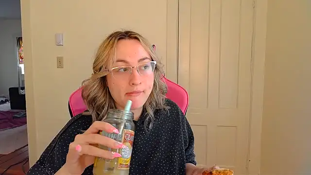 ashleyblaydex online show from April 2026 09:12:01 PM