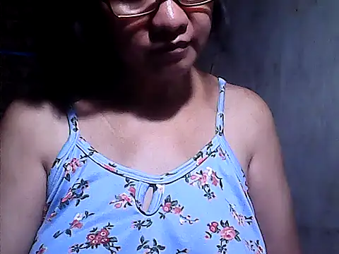 Snapshot of sweetsosie18 chatting on July 2026 04:23:02 PM sweetsosie18 online show from July 2026 04:23:02 PM